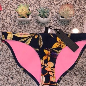 NEVER WORN Large Triangl swim bottom
